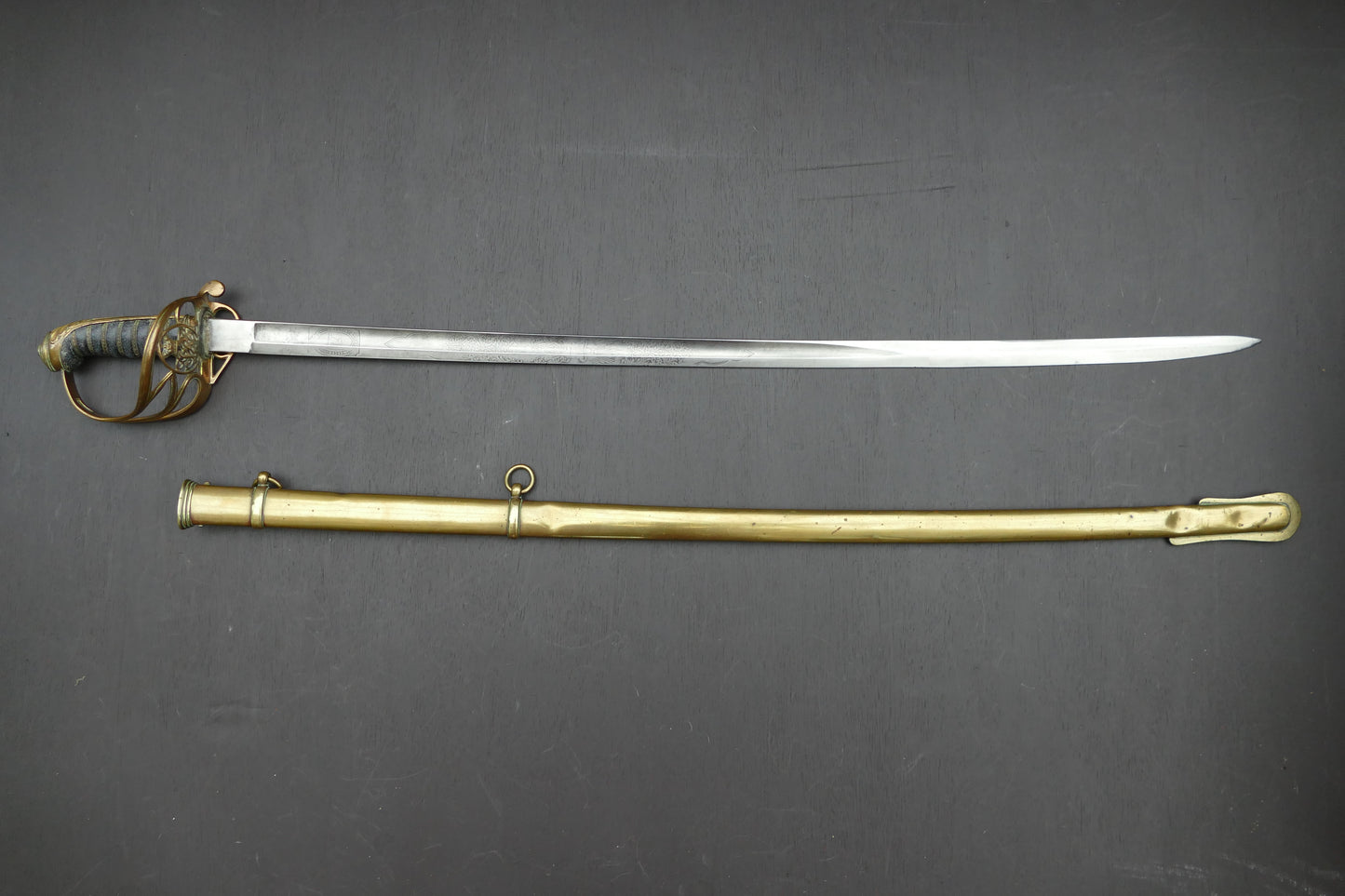 Antique 1845 Pattern Field Officers sword. Clan Robertson Coat of Arms. For sale